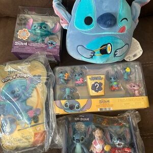Disney Stitch Action Figure Playset - Blue and Pink